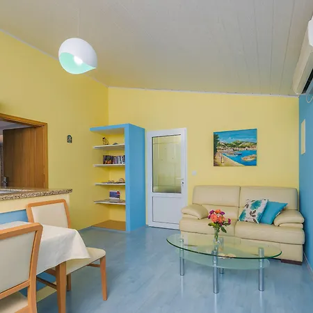 Komazin 3* Hvar Town